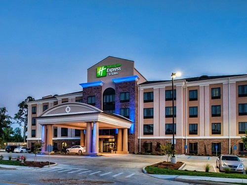 Holiday Inn Express Suites Natchez South outside